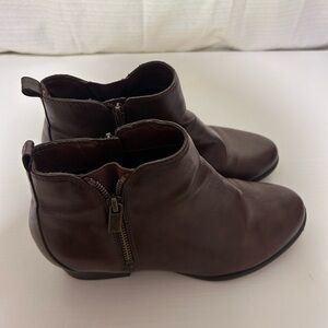 Unisa Brown Ankle Boots